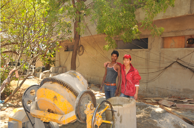 油漆無(wú)國(guó)界，互助友情漆