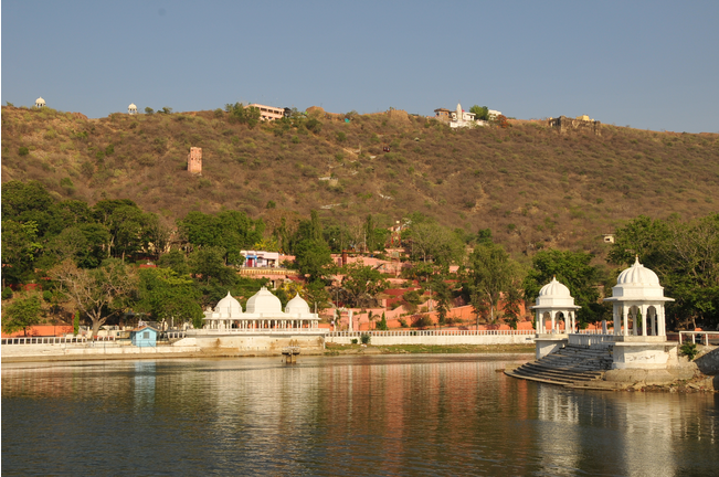 油漆無(wú)國(guó)界，互助友情漆