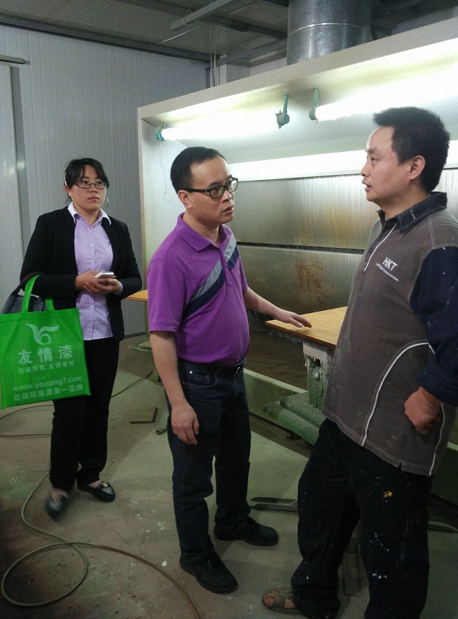 友情漆李總經(jīng)理走訪中山家具廠 友情漆李總經(jīng)理走訪中山家具廠