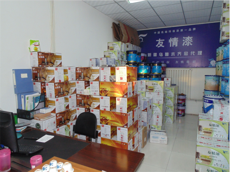 冒高溫戰(zhàn)酷暑，友情漆代理確保工程按時完工